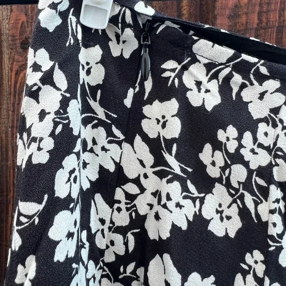 Reformation Black and White Floral Midi Skirt - Picture 7 of 7